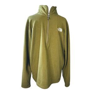 North Face Men's 1/2 Zip Pullover Shirt in a size Large